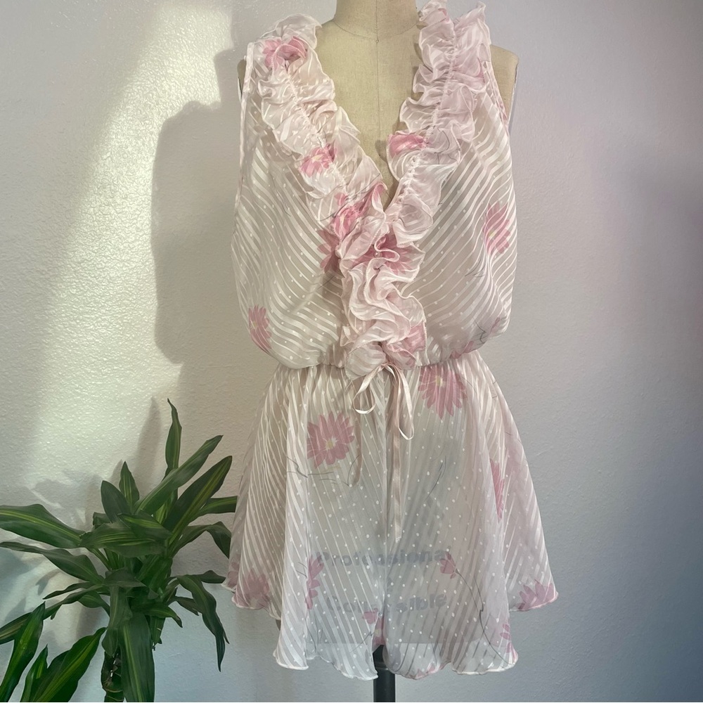 ☁️✨The Dreamiest Pink Romper w/ Ruffles from Collection Sleepwear size Small☁️✨